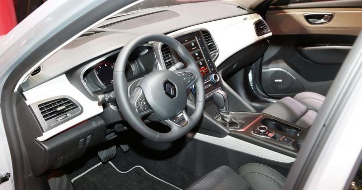 Салон Renault Megane стал просторнее